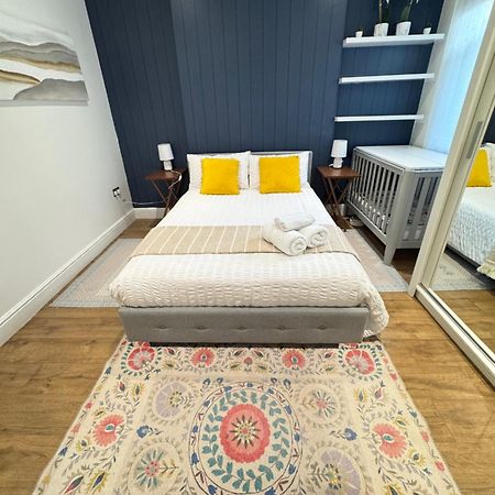 Sunny Apartment Londra Exterior foto