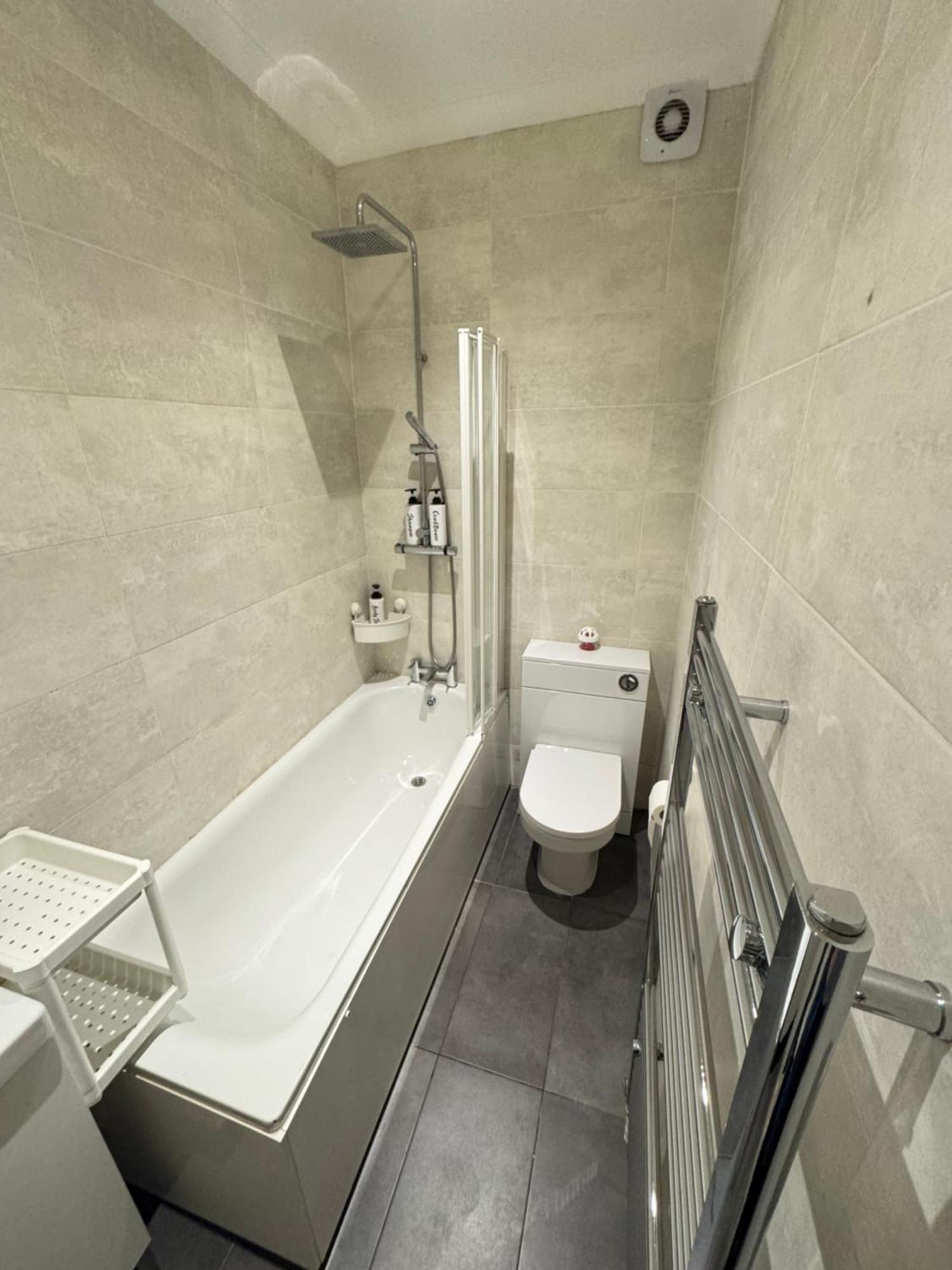 Sunny Apartment Londra Exterior foto